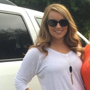 Meet your Posher, Courtney